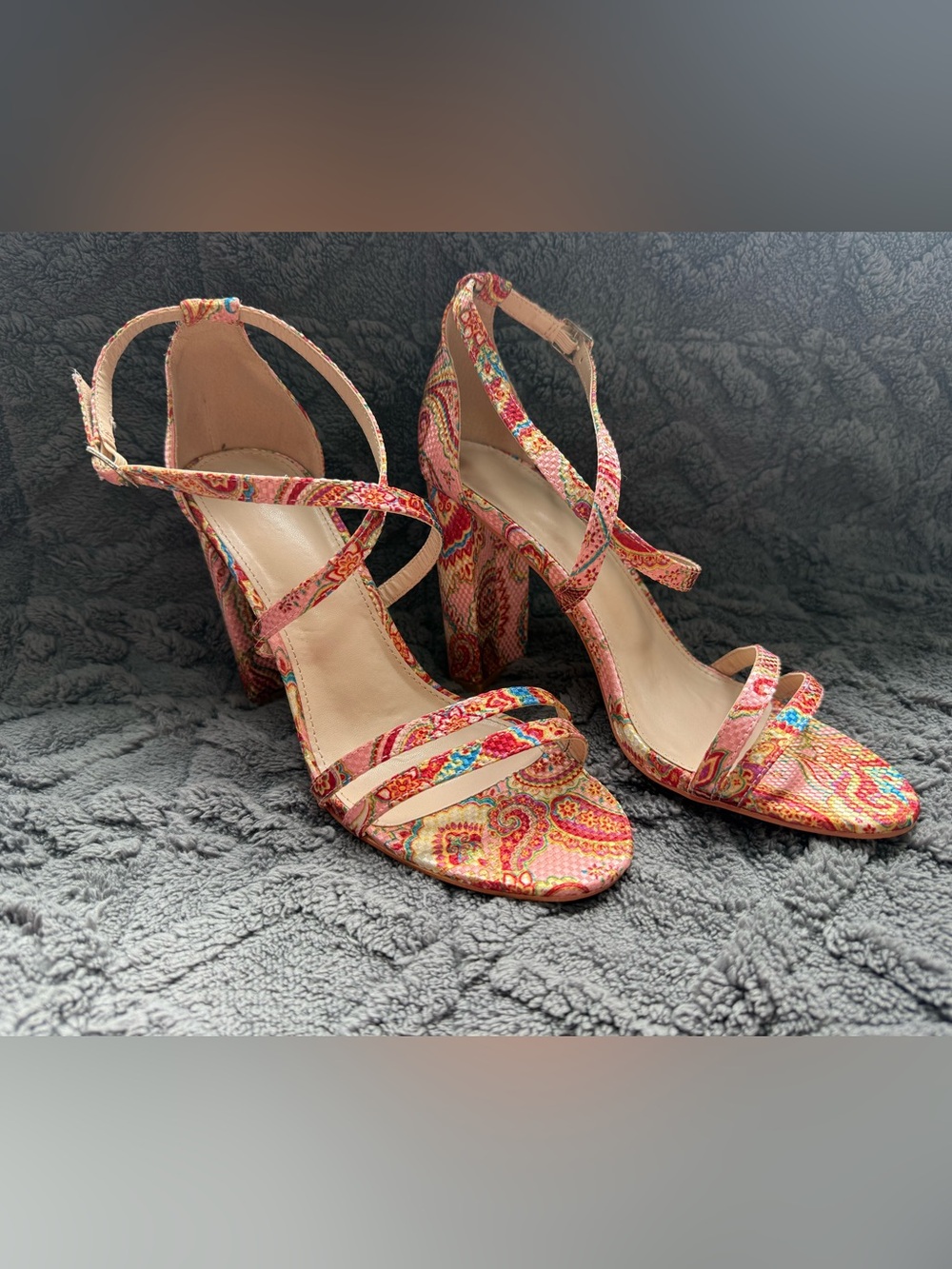 Women's Pink Paisley Strappy Block Heel Sandals - groovy print (8)
